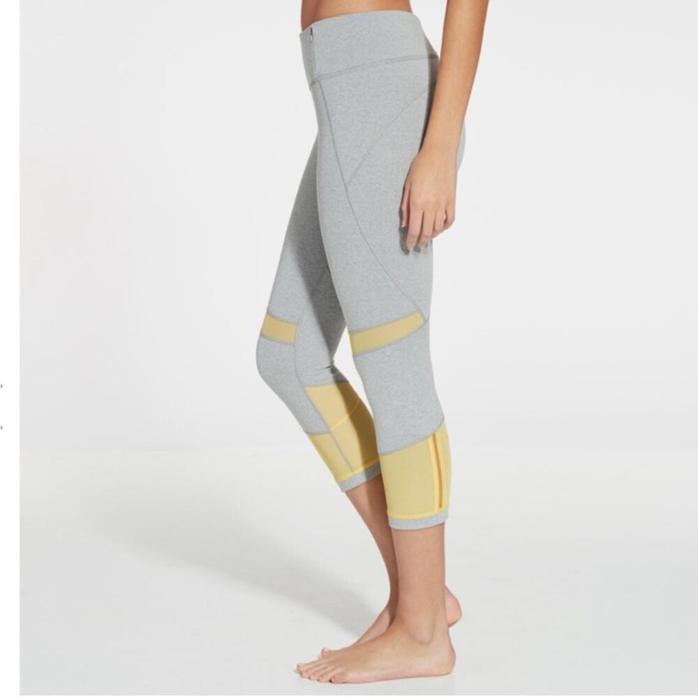 NWT Calia by Carrie underwood filament Capri alloy Heather leggings grey XS